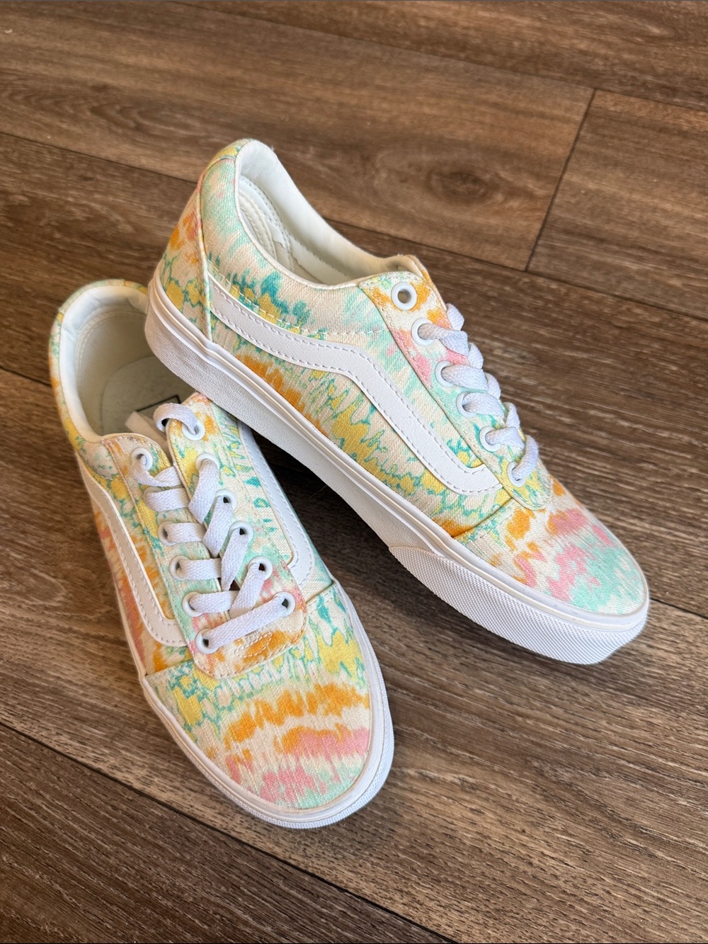 Vans Tie-Dye Low Top Sneakers